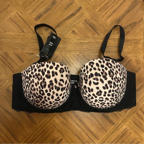 torrid Other - Strapless Torrid Multiway Leopard Print & Black scalloped lace bra